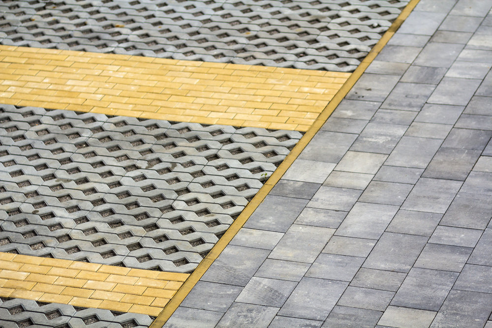 Droga brukowana i parking z kostki brukowej i płyt ażutowych w Bydgoszczy